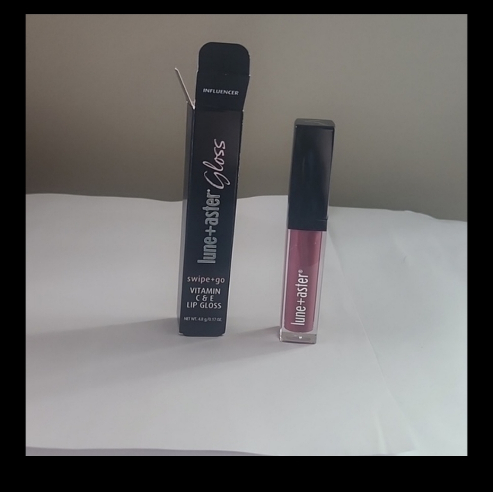 Lune + Aster Vitamin C &E Lip Gloss Influencer